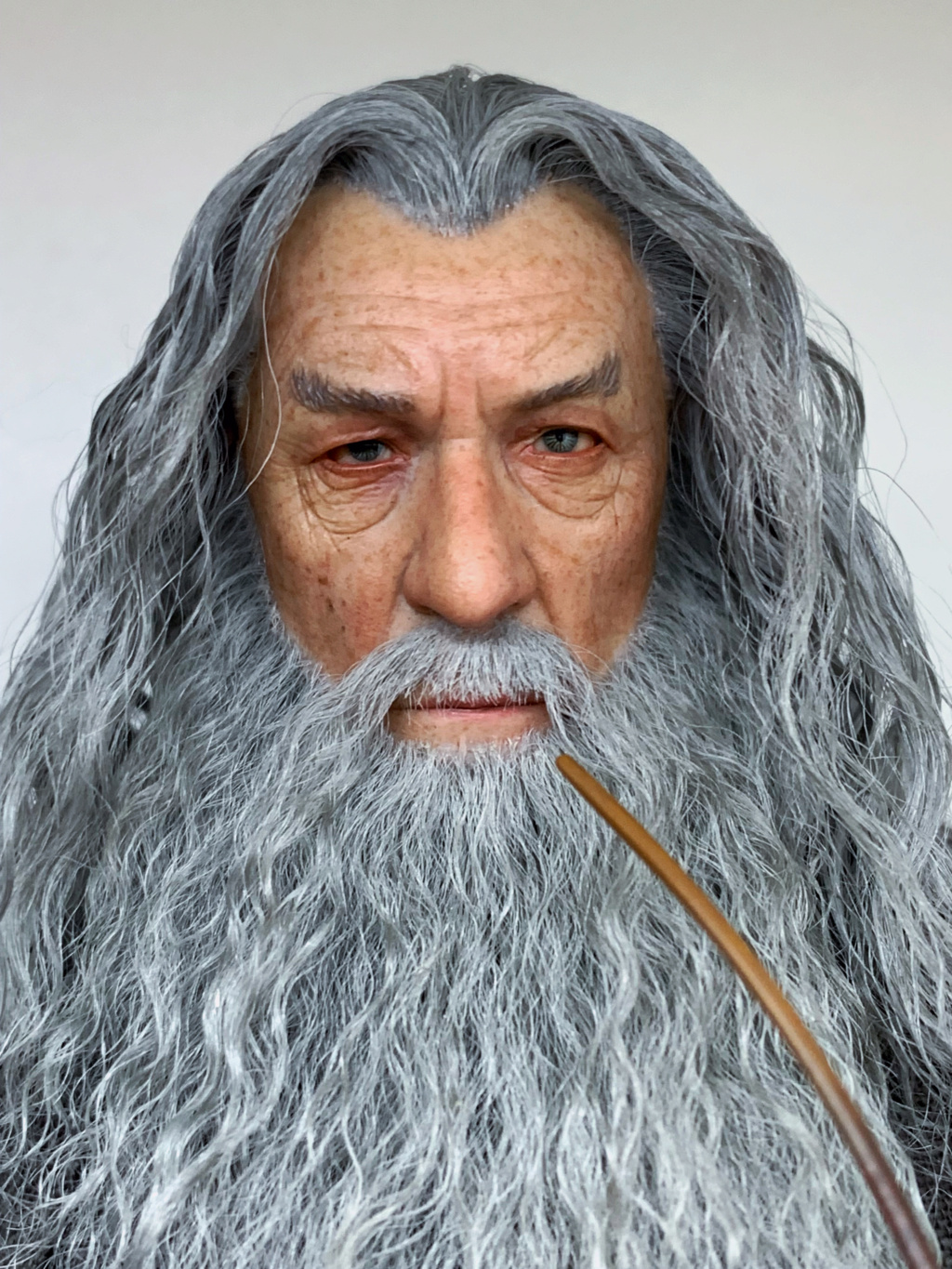 Fantasy - NEW PRODUCT: Queen Studios & INART: 1/6 The Lord of the Rings Gandalf (Grey Robe) Action Figure - Page 3 47699010