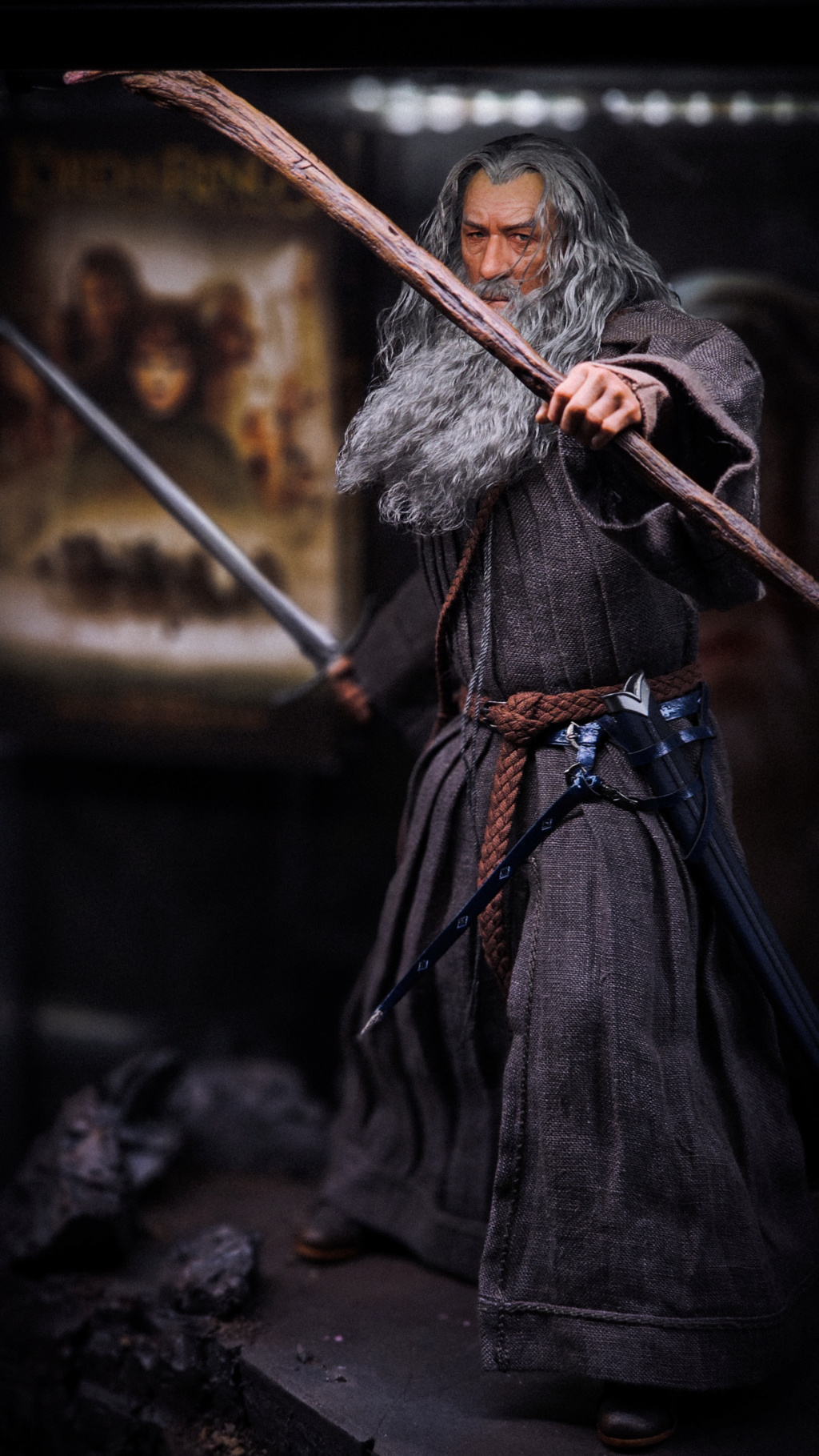 Movie - NEW PRODUCT: Queen Studios & INART: 1/6 The Lord of the Rings Gandalf (Grey Robe) Action Figure - Page 4 47760310