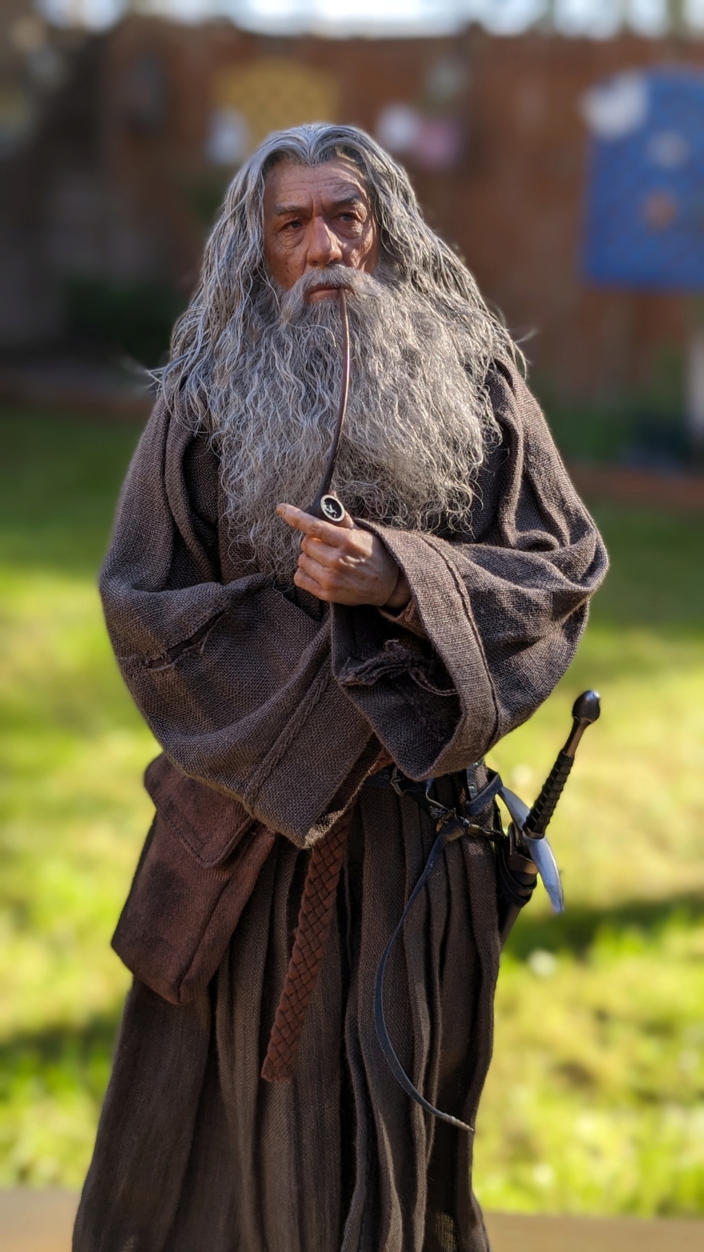 NEW PRODUCT: Queen Studios & INART: 1/6 The Lord of the Rings Gandalf (Grey Robe) Action Figure - Page 4 47774410
