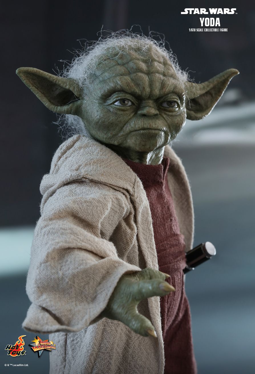 NEW PRODUCT: HOT TOYS: STAR WARS: EPISODE II: ATTACK OF THE CLONES YODA 1/6TH SCALE COLLECTIBLE FIGURE 712