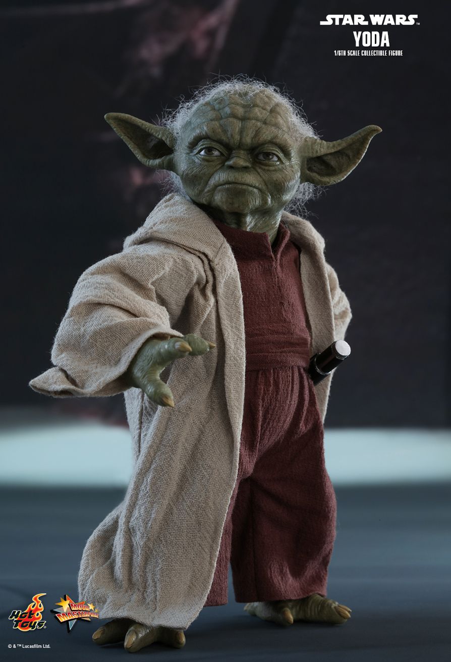 NEW PRODUCT: HOT TOYS: STAR WARS: EPISODE II: ATTACK OF THE CLONES YODA 1/6TH SCALE COLLECTIBLE FIGURE 812