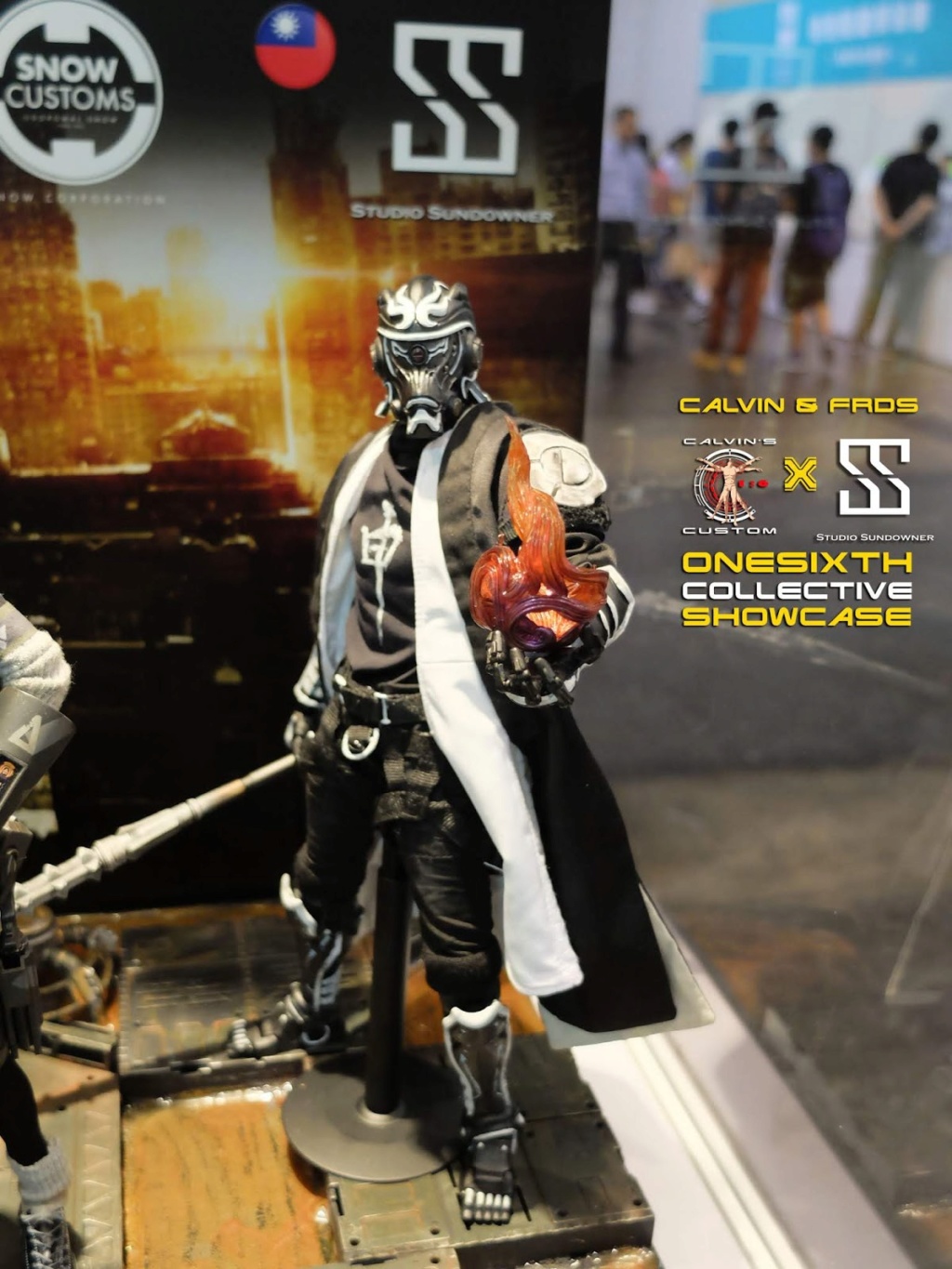 Calvin - Calvin's Custom showcases new 1/6th Futuristic Military Armor Set @ B.O.A.T, ACGHK 2018 C01910