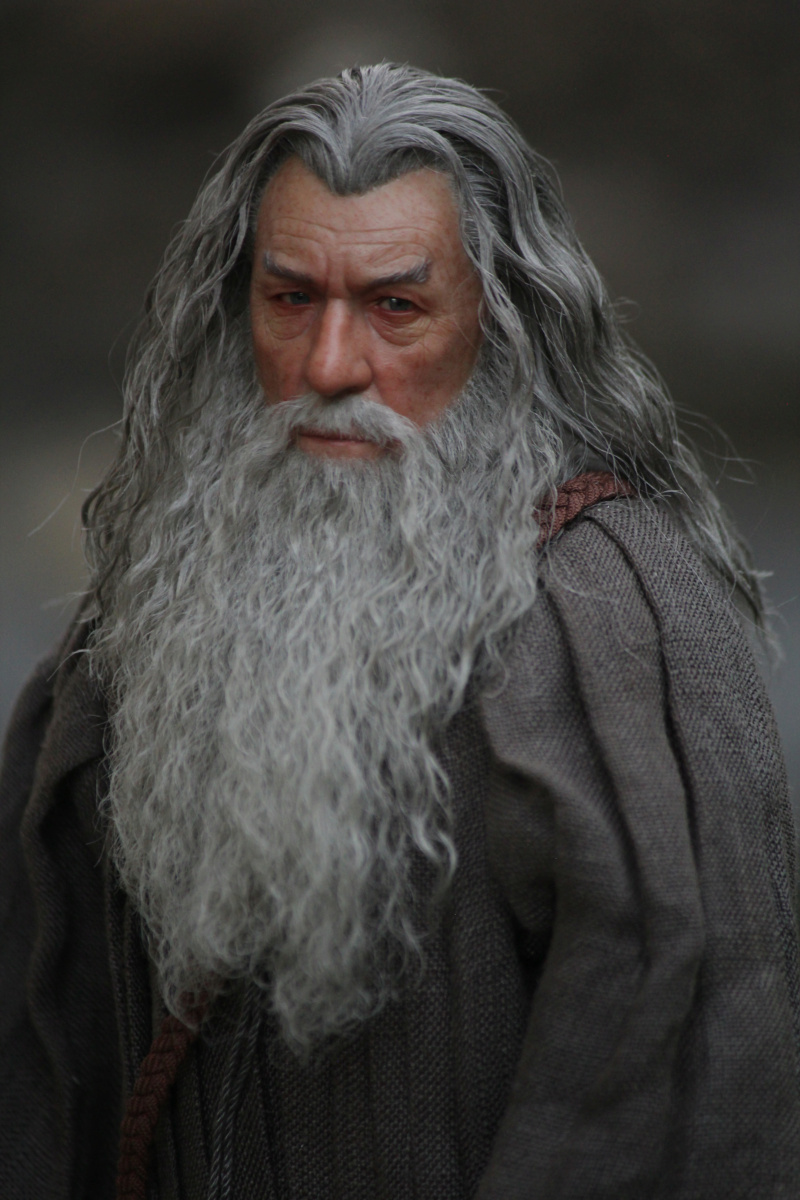 Movie - NEW PRODUCT: Queen Studios & INART: 1/6 The Lord of the Rings Gandalf (Grey Robe) Action Figure - Page 4 Da029c10