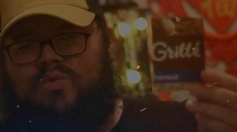 Le jeu du GIF ! - Page 4 Grillz10