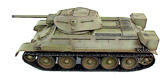 T-34/76 N°112 Factory « Krasnoe Sormovo » late production 1/35 Smart Kit Dragon Img_1492