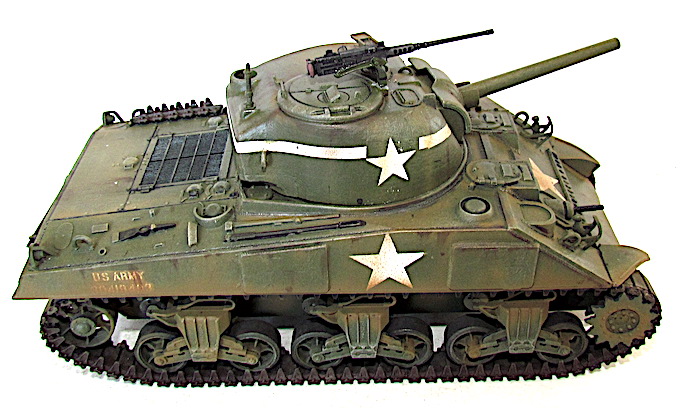Sherman M4A2 1/35 conversion résine et boîte à rabiot Img_7412