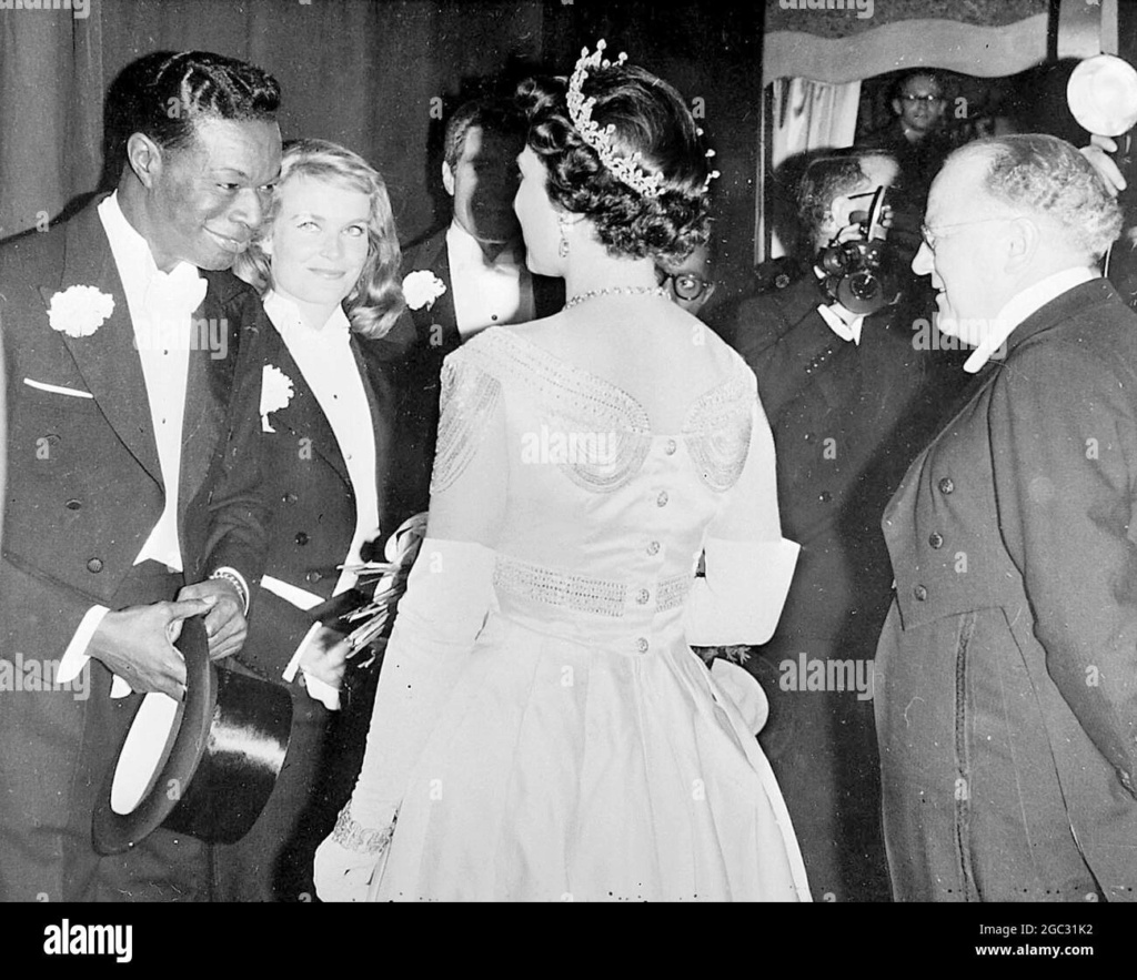 Vera Lynn and Shirley Eaton - The Royal Variety Performance 1960 Royal_10