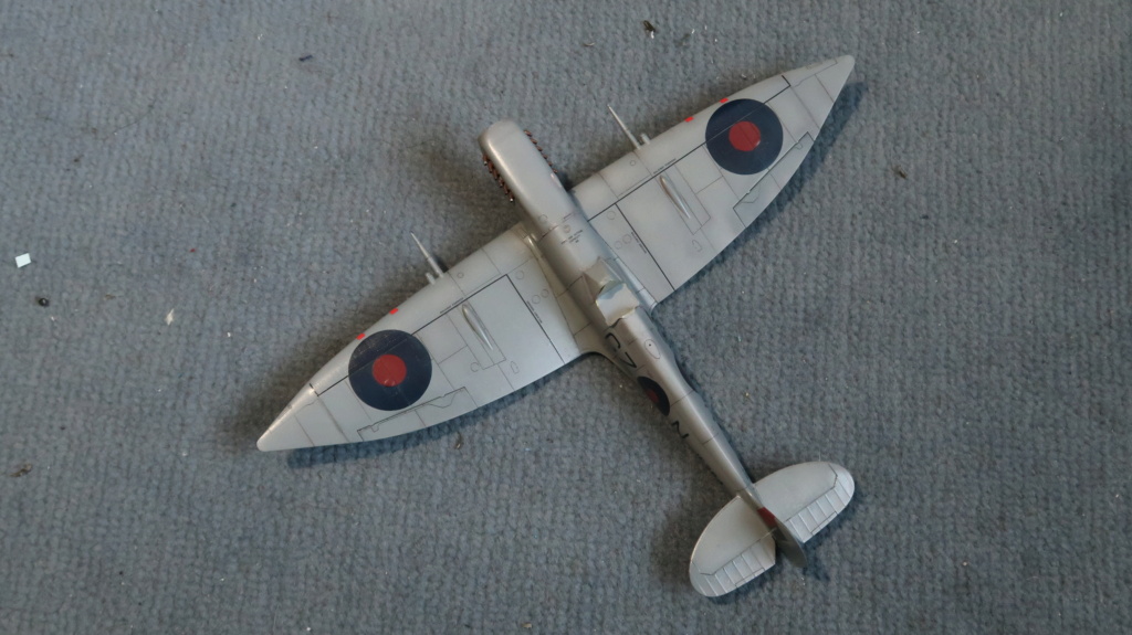 [GB Eduard] Spitfire HF Mk. VIII [Eduard Week-End] -1/48 - JF 364 N°32 Squadron - Foggia, Italie - début 1944 - Page 5 Img_0061