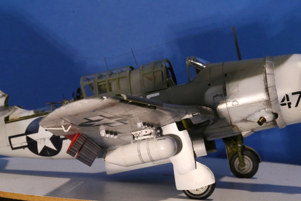 [Accurate Miniatures] 1/48 - Curtiss SB2C-4 HELLDIVER   - nouvelles photos Img_1371