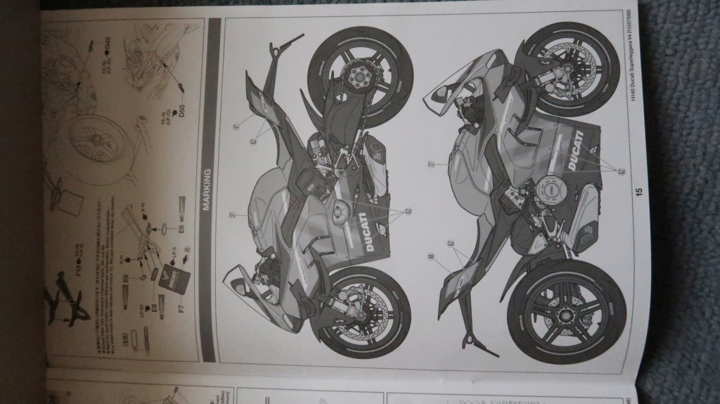 [Tamiya] Moto Ducati Superleggera V4 - 1/12 Img_3359