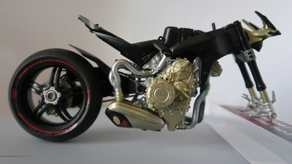 [1/12] Ducati Superleggera V4 (Tamiya) Img_5629