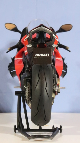 Ducati Superleggera V4 [1/12] de Tamiya Img_5922