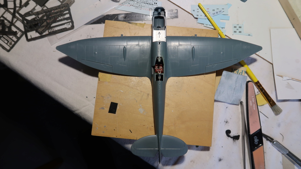 [GB Eduard] Spitfire HF Mk. VIII [Eduard Week-End] -1/48 - JF 364 N°32 Squadron - Foggia, Italie - début 1944 - Page 2 Img_9661