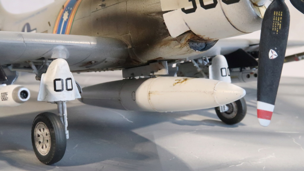 [GB Vietnam] A-1H Skyraider [Monogram] 1/48 - 134569  VA-52 "Knight Riders" à bord de l'USS Ticonderoga en 1967 Img_9816