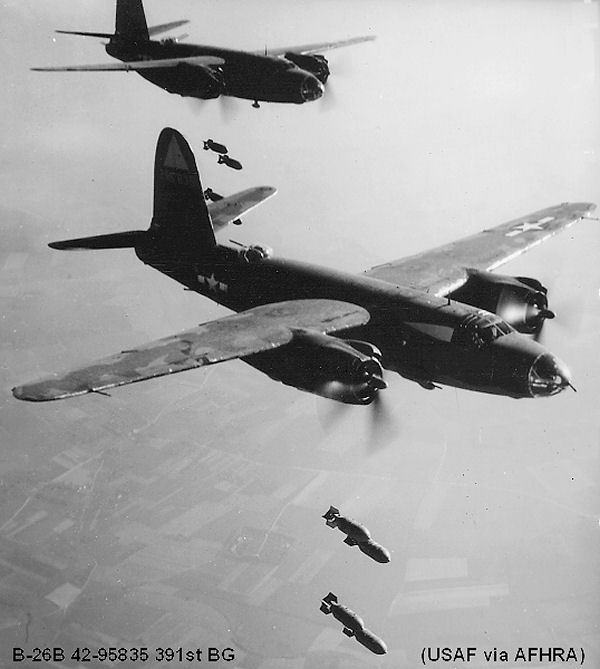 [Monogram] 1/48 - DOUGLAS B-26B Marauder    42-95843 "Rationed Passion" 391 BG 575BS - 1944 Essex  (VINTAGE) - Page 10 Match-10