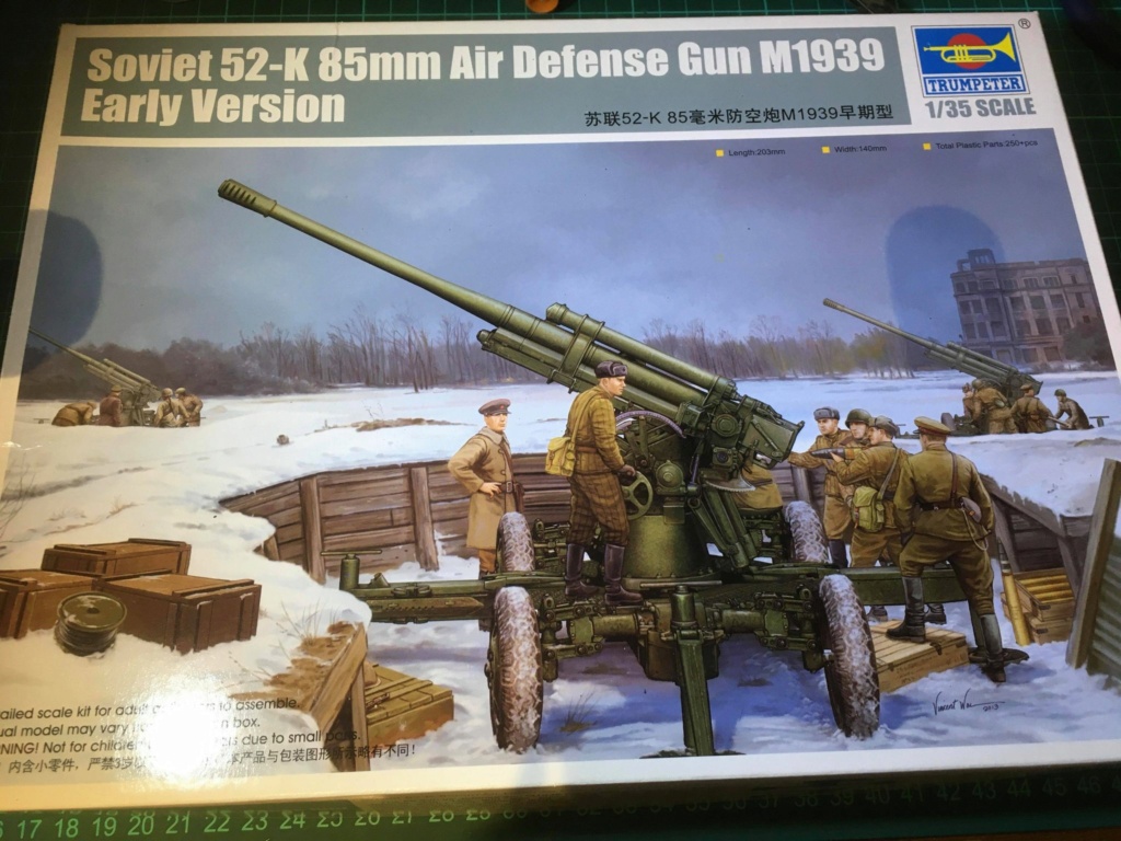 1/35 Voroshilovets et Soviet 52-K 85 mm     Trumpeter  23599410