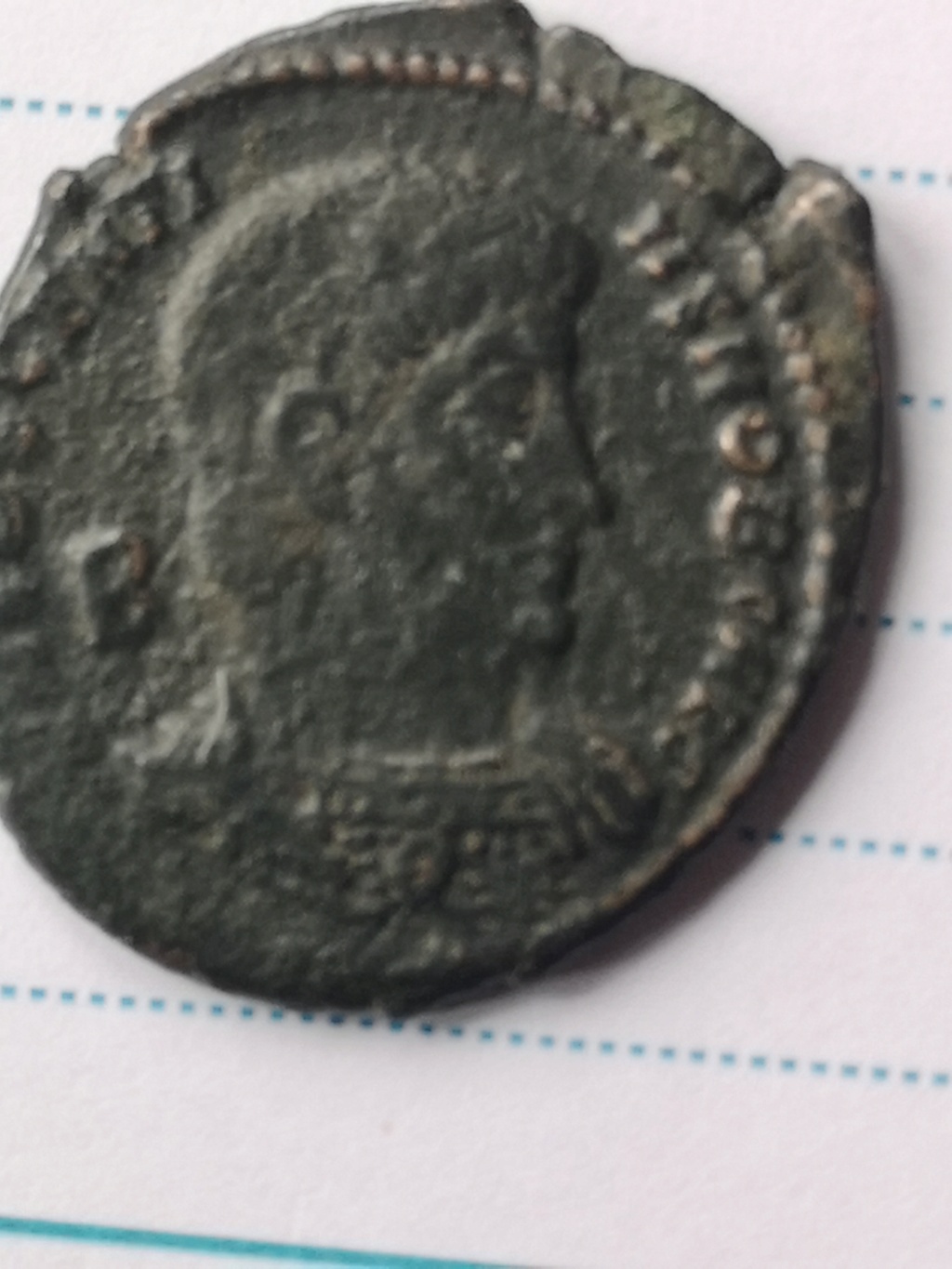 AE2 de Decencio. VICT DD NN AVG ET CAES. Dos victorias estantes y enfrentadas. Roma. 16474212