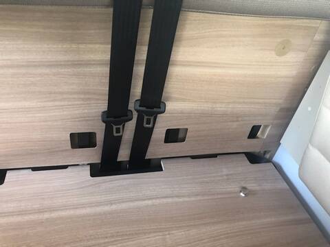 Installer un siege auto sur la banquette d un camping car