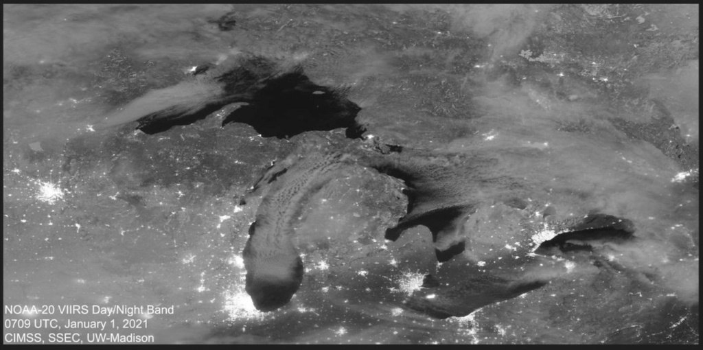 Cool pic of the State of Michigan and the Great Lakes from space Scree227