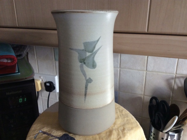 Help with vase please - Nick & Julie Williams, Consall Pottery 48eba710