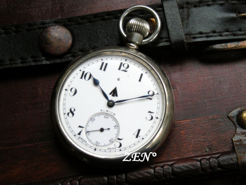 Une montre d'observation des sous-marins de la Navy Britannique Armae_10