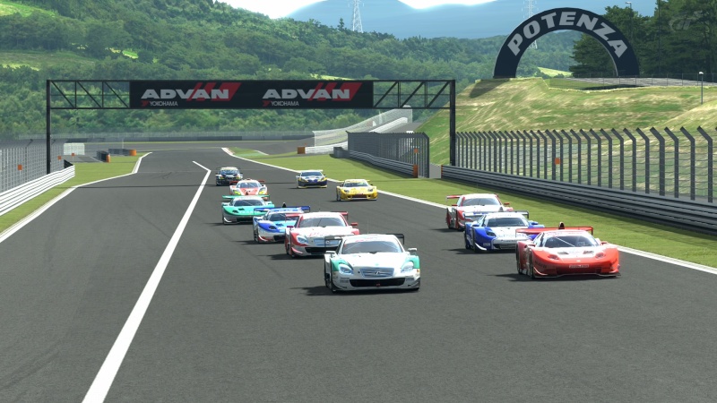 Comptes rendus de courses : championnat Super-GT#4 : GT300 et GT500 par équipes - Page 4 Fuji_s37