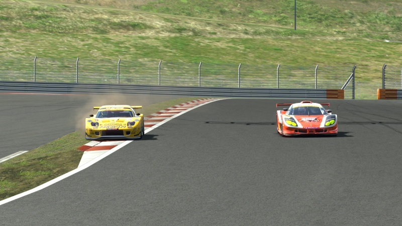 Comptes rendus de courses : championnat Super-GT#4 : GT300 et GT500 par équipes - Page 4 Fuji_s43