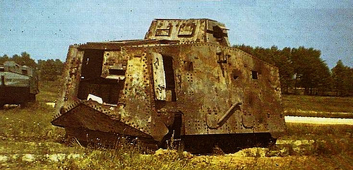  STURMPANZERWAGEN A7V de chez TAURO MODEL au 1/35 ieme Hivx1110