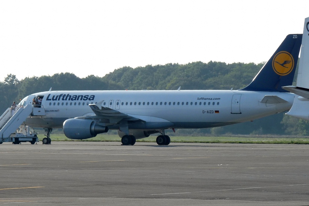 [16/10/2011] A320 Lufthansa en Déroutement A320_d10