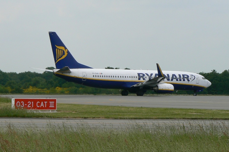 Ryanair au point d'arret bravo 03 !? mais dans quel sens ?! B737_r11