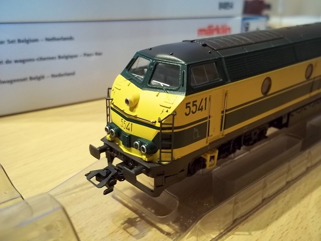Collection de franz "par Fran426" - SNCB - Page 2 100_1812