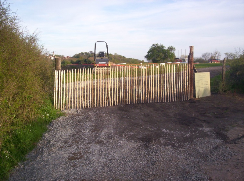 Et a continue!!!...Construction du podium!!!: 100_2151