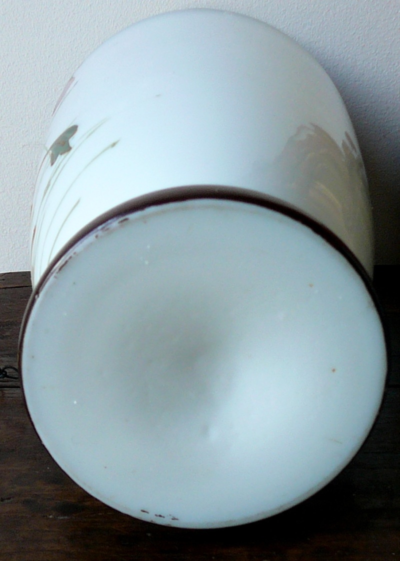 Paire de vase en verre opalin à décor de pavot. P1050912