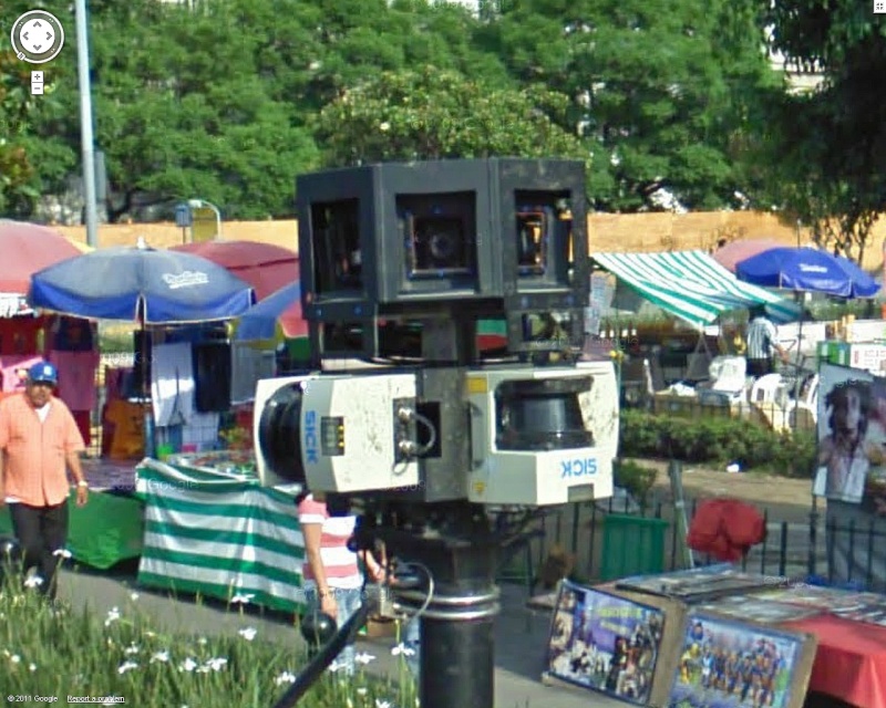 STREET VIEW : la Google car dans tous ses états ! - Page 5 Cam10