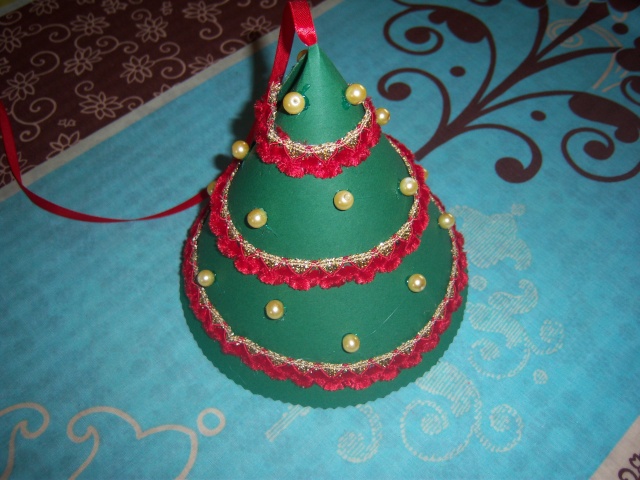 Petit sapin en papier 100_5610