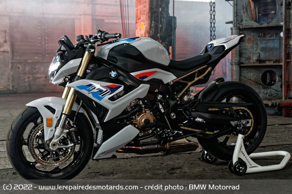 BMW M 1000 R Roadst10