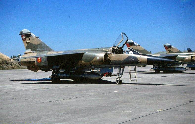 FRA: Photos Mirage F1 - Page 15 Clipb170