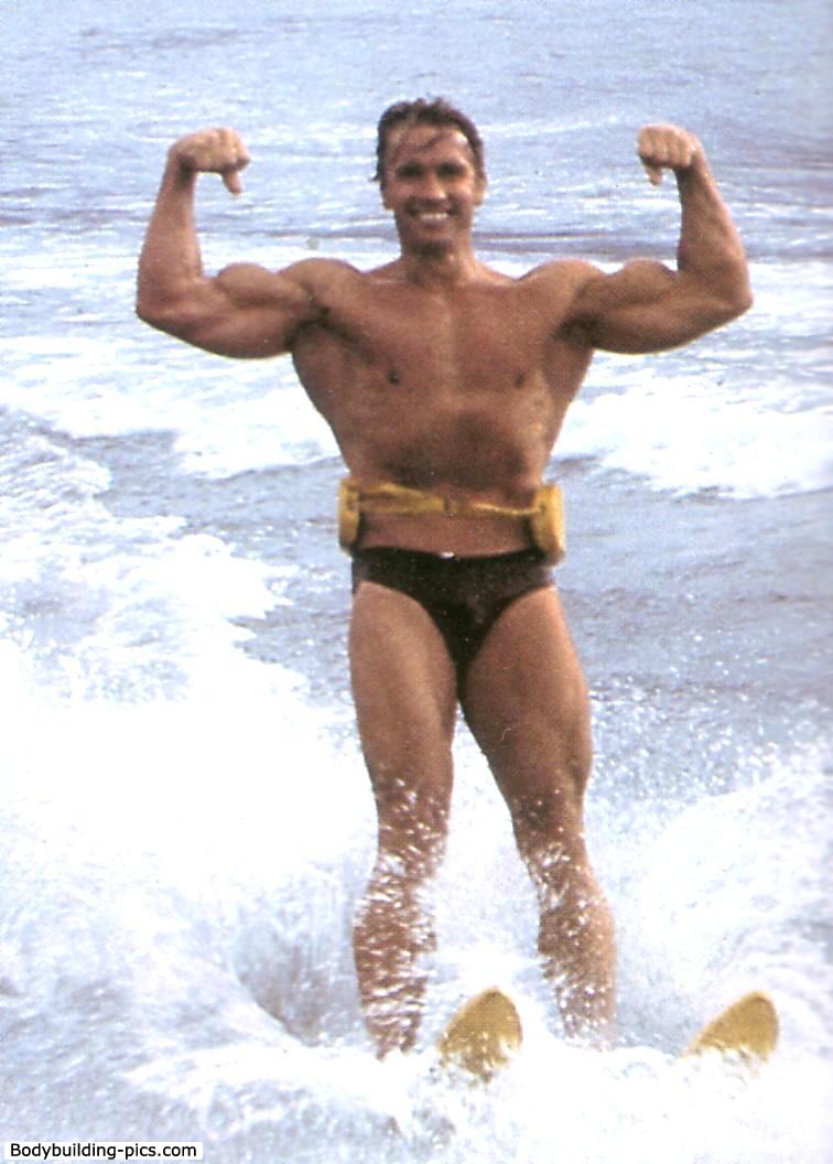 Arnold Schwarzenegger en photos - Page 12 Arnold17