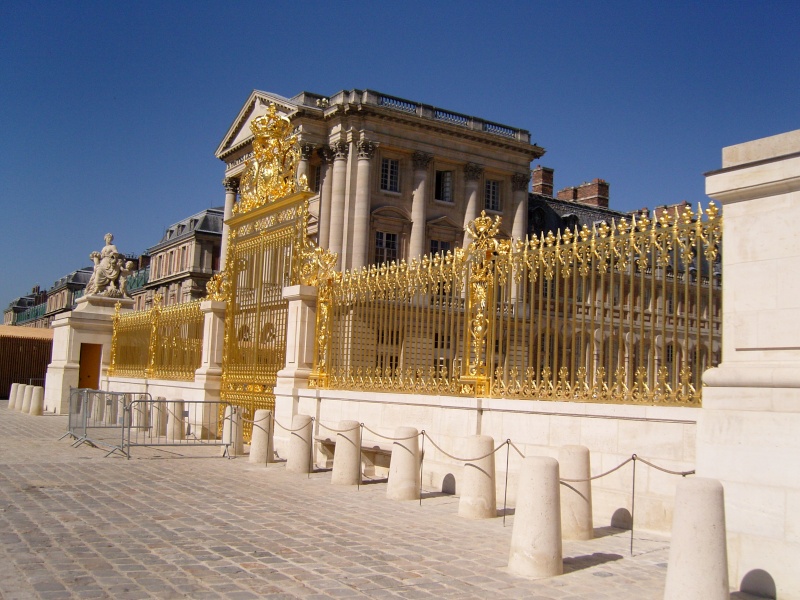 Versailles: les grilles du château Snc11720
