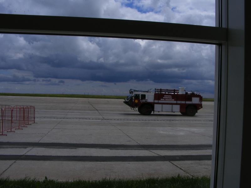 Dotari din aeroporturi Dscf0032