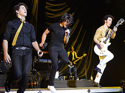 Jonas Brothers de gira con Avril Lavigne! Jonas_10