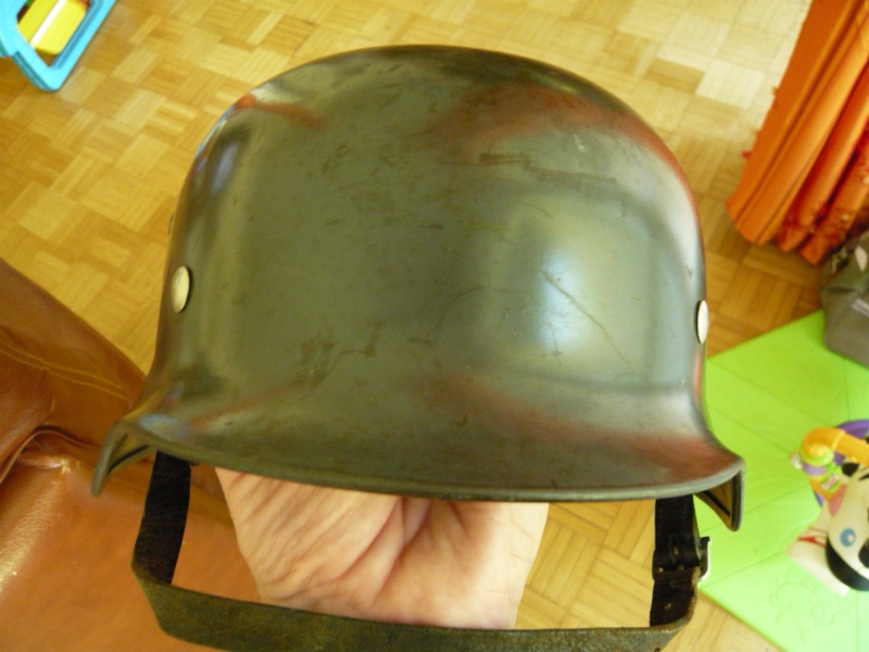 Application de la directive de 1940 : reconditionnement des casques allemands P1040611