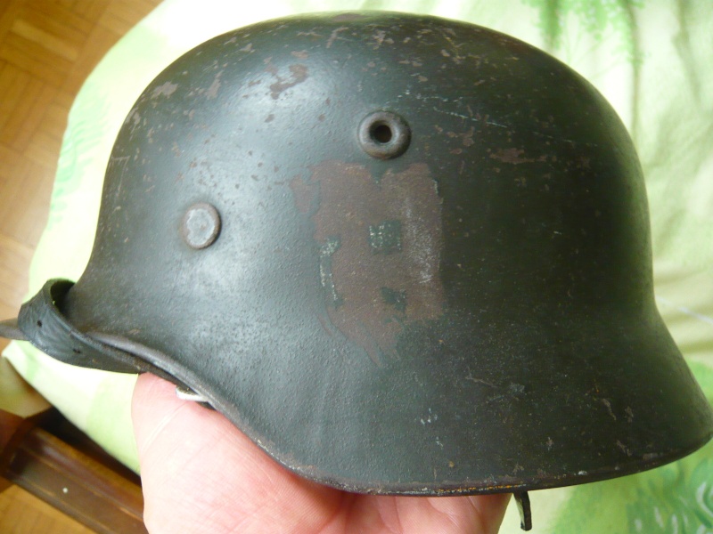 Application de la directive de 1940 : reconditionnement des casques allemands P1060916