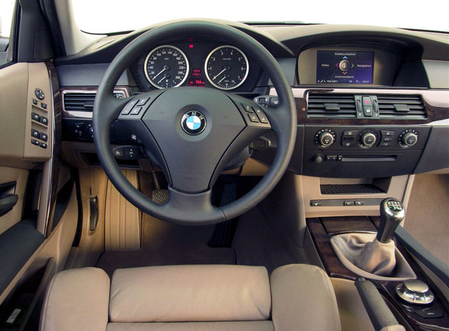 BMW Serie 5 2004_b10