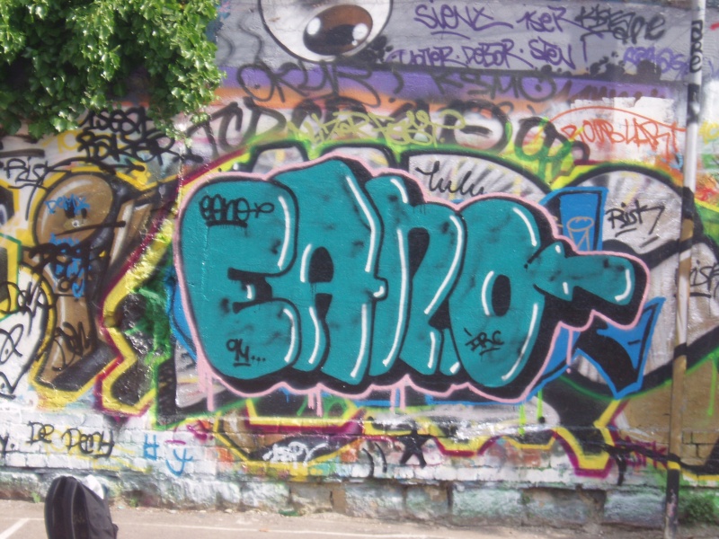 eAno,13 piGe...mEs muR Graff_23