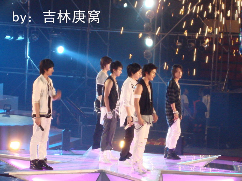 [PIX] 080706 SJ-M @ Changchun Film Festival  *NEW OUTFITS* 39dadf10