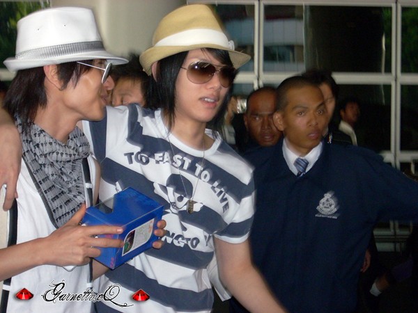 [PIX] 080731 Arrival in Malaysia (For MTVAA) Acb7ce10