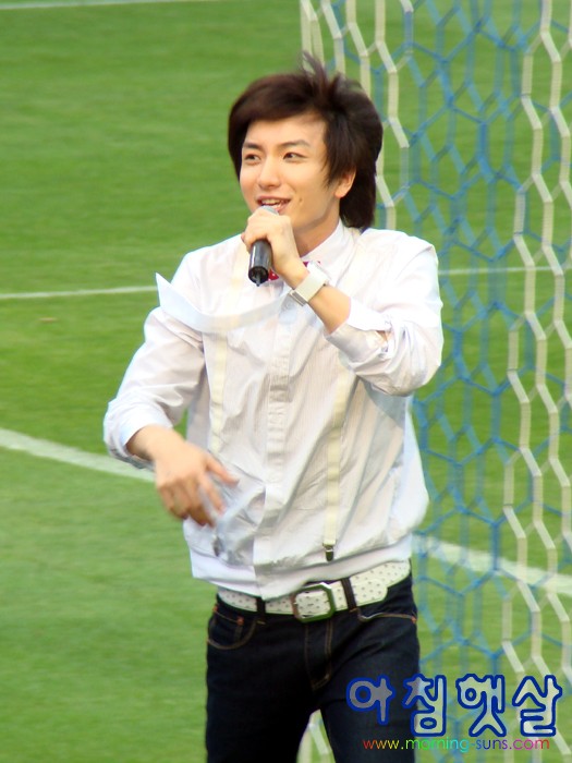 [PIX] 080614 SJ-H PERFORM DURING FOOTBALL AND VOLLEYBALL COMPETITION Sj-h2010