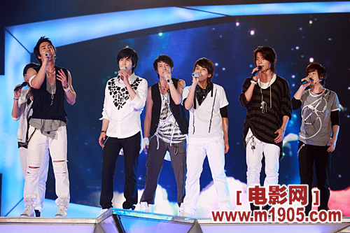 [PIX] 080706 SJ-M @ Changchun Film Festival  *NEW OUTFITS* Sjm07044