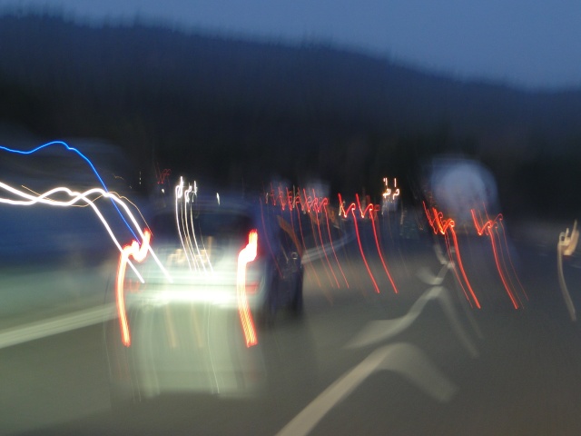 LUMIERES NOCTURNES  SUR L'AUTOROUTE A.8 Dsc01110